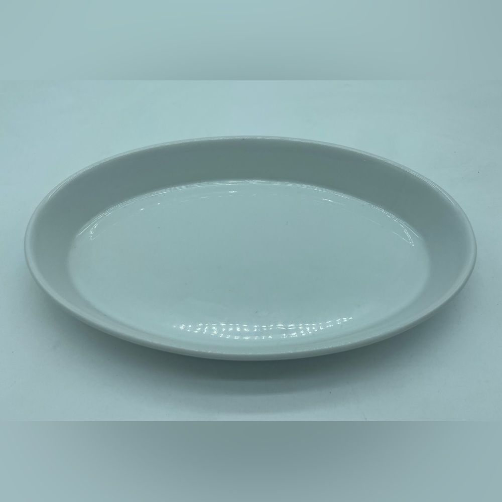 CRATE & BARREL White Oval Porcelain Baking Casserole Serving Dish Asparagus